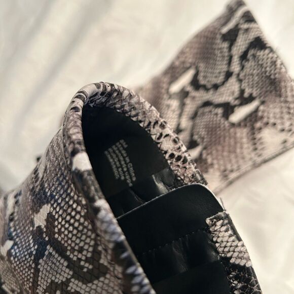 Abound Snake like Print Ivory Mid Ankle Boots(Size 8M) - Picture 3 of 7